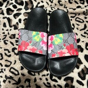 Gucci GG blooms Supreme Slides floral logo 385758 size 39G